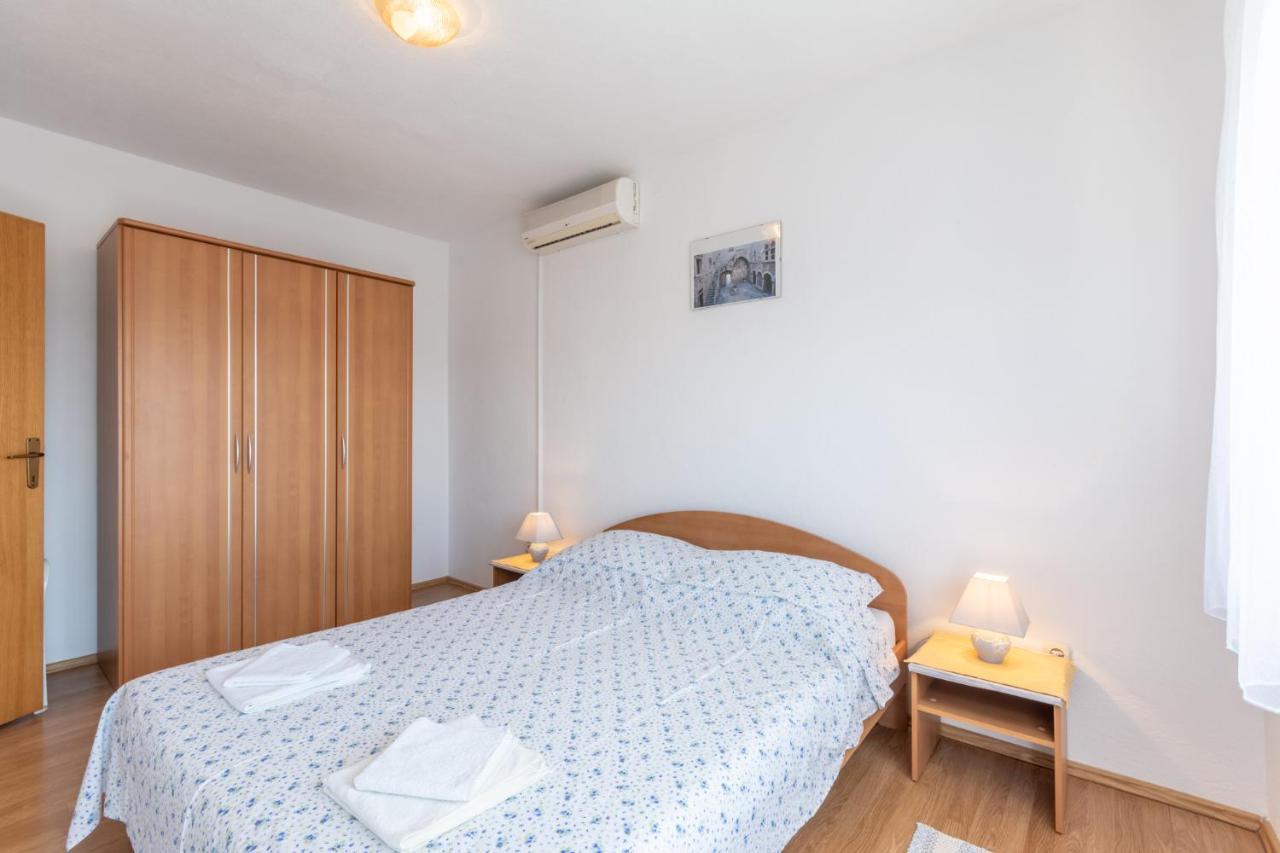 Apartments Mimi Trogir Exterior photo